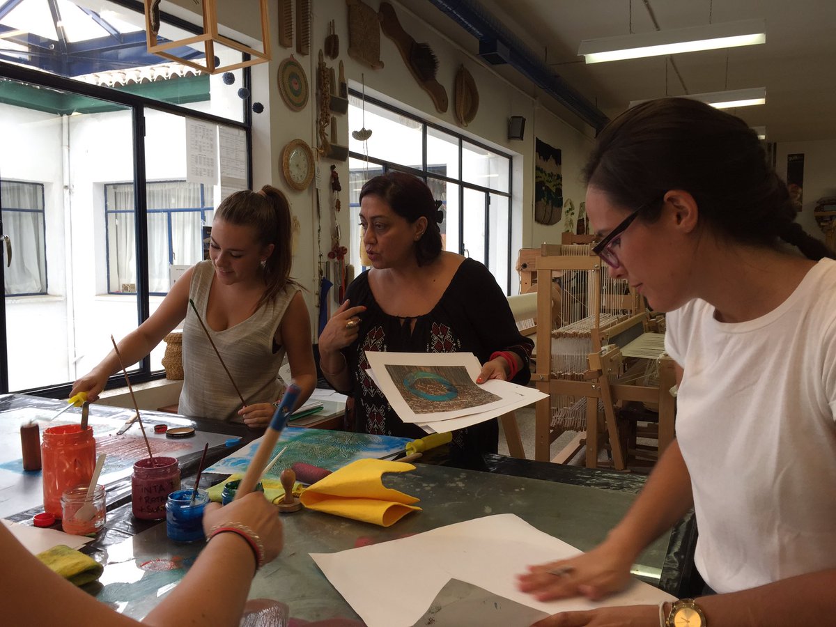 EASDValDelOmar's tweet photo. Taller Impresión Estructuras impartido a alumnado por profesora Amarjeet Kaur Nandhra #EAG @EducaAnd @JuntaGranada https://t.co/guAe0y0swq