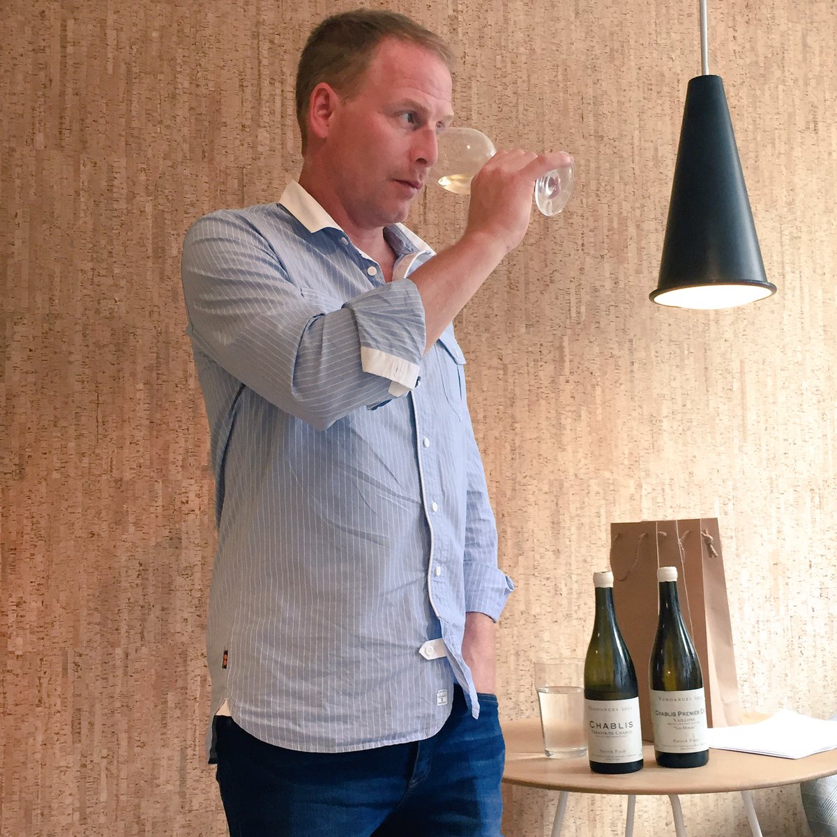 wine_source's tweet photo. Patrick Piuze for the next two days @wine_source we are privileged to receive his immense talent! What a tutorial! https://t.co/V0K1AXFZyb
