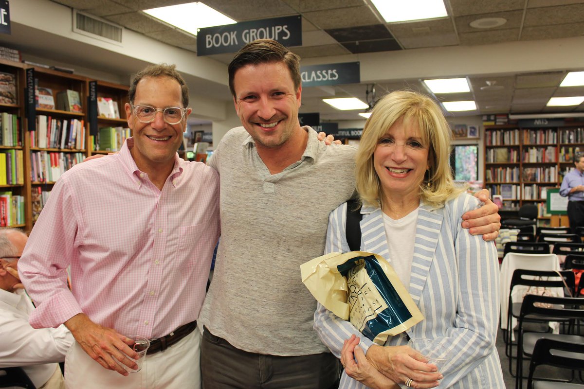 Whoa! David Kessler, Ponto &amp; Arlene!?! Am I back at Bisnow???ow.ly/eprP303Q2Ui