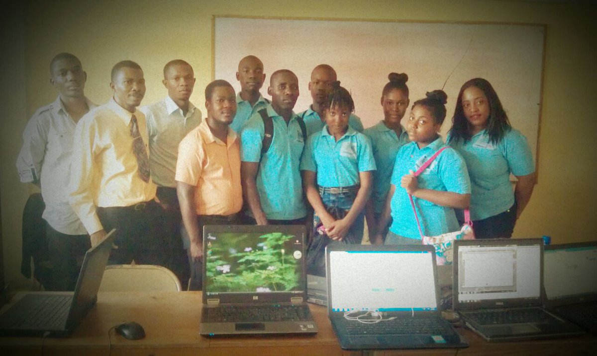 CodeForHaiti's tweet image. We now offer ongoing computer classes in PaP, with the aim to improve computer literacy for the benefit of Haiti!