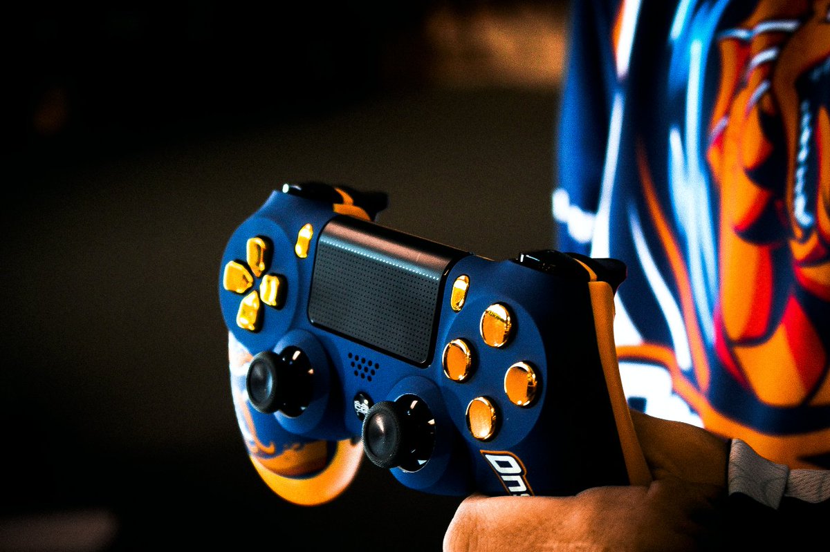 CinchGaming's tweet image. Beat Drop worthy, its the @OnslaughtClan Cinch Controller! 

Available on X1 + PS4!

bit.ly/21XhhMC