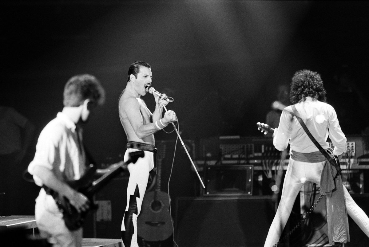 RockFM_ES's tweet photo. ¡¡FREDDIE MERCURY, el asteroide más rockero del cosmos!! #RockFMnews: https://t.co/OuJxdhghYv https://t.co/HRb0q3lfsD