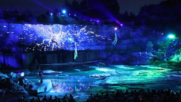 HowlRound's tweet image. "Lighting and Media Design"—by @dansfine #howlround #medialiveperformance howlround.com/lighting-and-m…