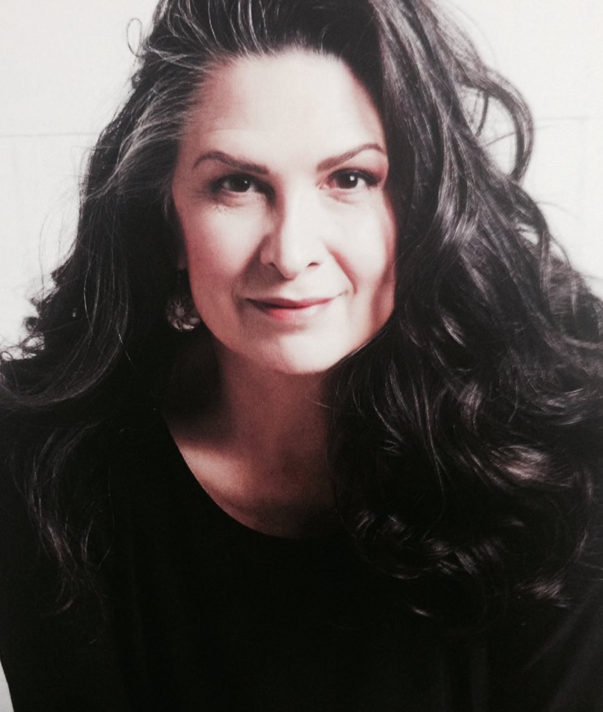 FreakyRabe's tweet image. Out of all the pictures of Pam, these two are my all times favorites because they killed me when I saw them