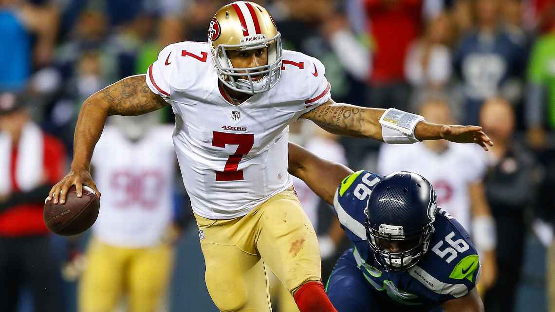 espn's tweet image. More Colin Kaepernick gear was sold last week than the past eight months combined: es.pn/2ctDeiO