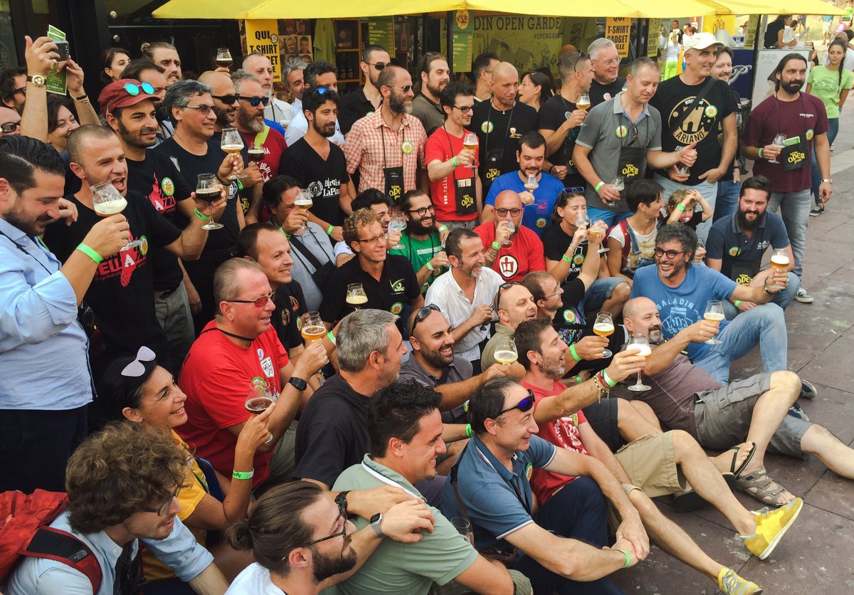 teomussobaladin's tweet photo. Eccoci qui riuniti al gran completo, i birrai #OpenFest16 e una sola passione: la #BirraViva! Grazie a tutti voi! https://t.co/nTmxTLfdAi