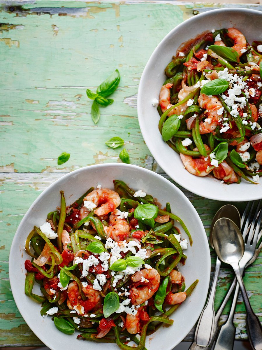 SainsburysMag's tweet photo. Turn seasonal runner beans into 'spaghetti' – delicious tossed in tomato sauce and prawns. Get the recipe: #SeptMag https://t.co/senFCSLm5H