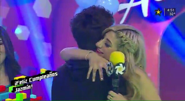 SandyDuff28's tweet photo. @JazminconJ y @Ruso_tv #Rusmin #5eptiembreConJ #DiaAzul https://t.co/4kQIhKaaUP