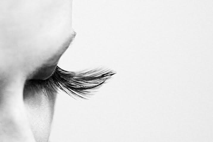 eluxemagazine's tweet photo. Love luscious lashes? Here's how to get a flirty, fluttery look: https://t.co/WYIePqoeYW @LaveraOfficial @PAPERSELF https://t.co/4axiaeHLzS