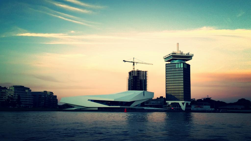 mjtrafalgartd's tweet photo. The eye on the ij #simplytrafalgar #iamsterdam #europeanhighlights https://t.co/p3CuAbyWGj