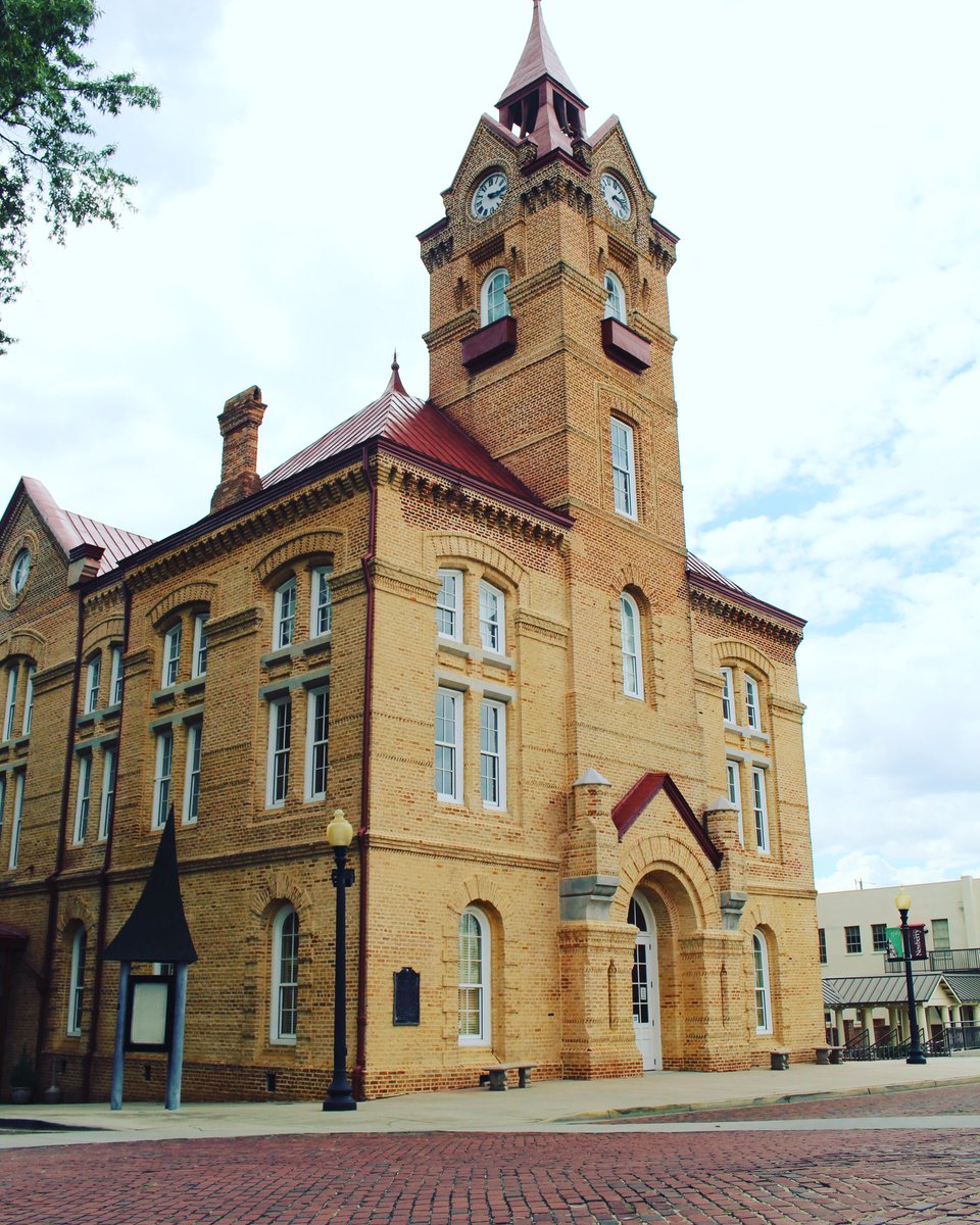 SenatorTimScott's tweet photo. The Newberry Opera House was the Midlands entertainment center until the mid-1900s. #50DaysOfSC https://t.co/SeSMGaNelD