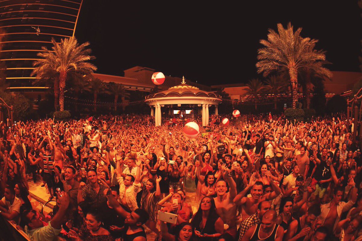 DMahoneyphoto's tweet photo. Guetta Vegas Season is back in action.. ๐ฅ @davidguetta @XSlasvegas #XSLDW #Nightswim https://t.co/RXKIC6SHi6