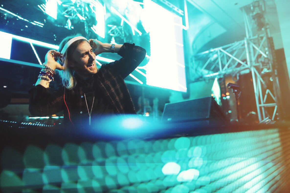 DMahoneyphoto's tweet photo. Guetta Vegas Season is back in action.. ๐ฅ @davidguetta @XSlasvegas #XSLDW #Nightswim https://t.co/RXKIC6SHi6