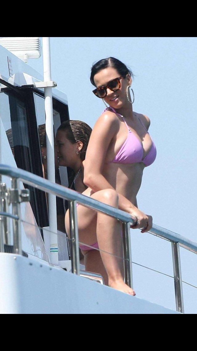 Katy Perry в X: „Katy's Nipples😍 #KatyPerry #Bikini #Babe #Boobs