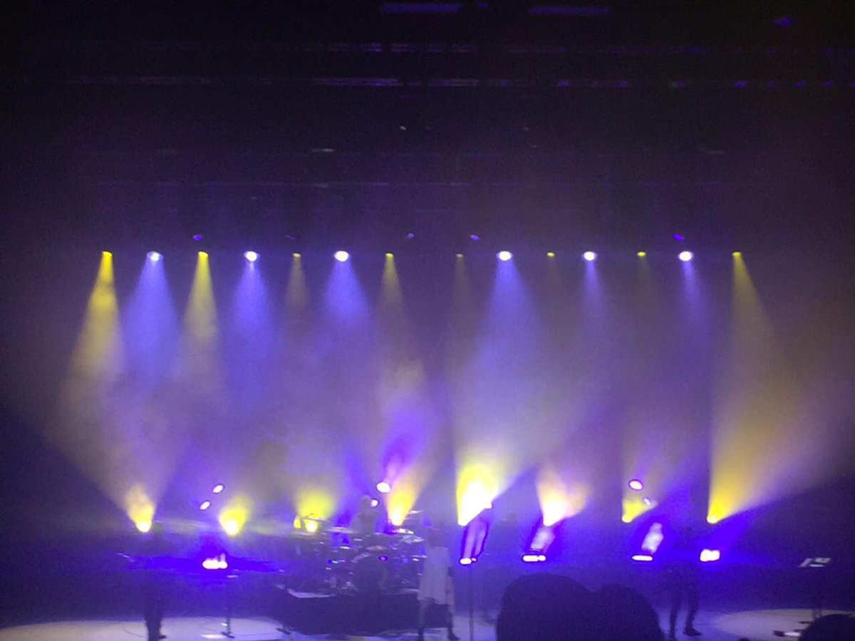 megatron3101's tweet photo. @LUMINICAGDL , garbage teatro diana https://t.co/fBA9TMd1hi