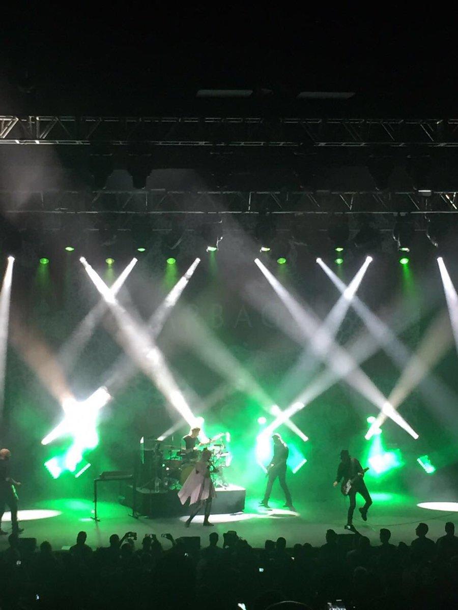 megatron3101's tweet photo. @LUMINICAGDL , garbage teatro diana https://t.co/fBA9TMd1hi