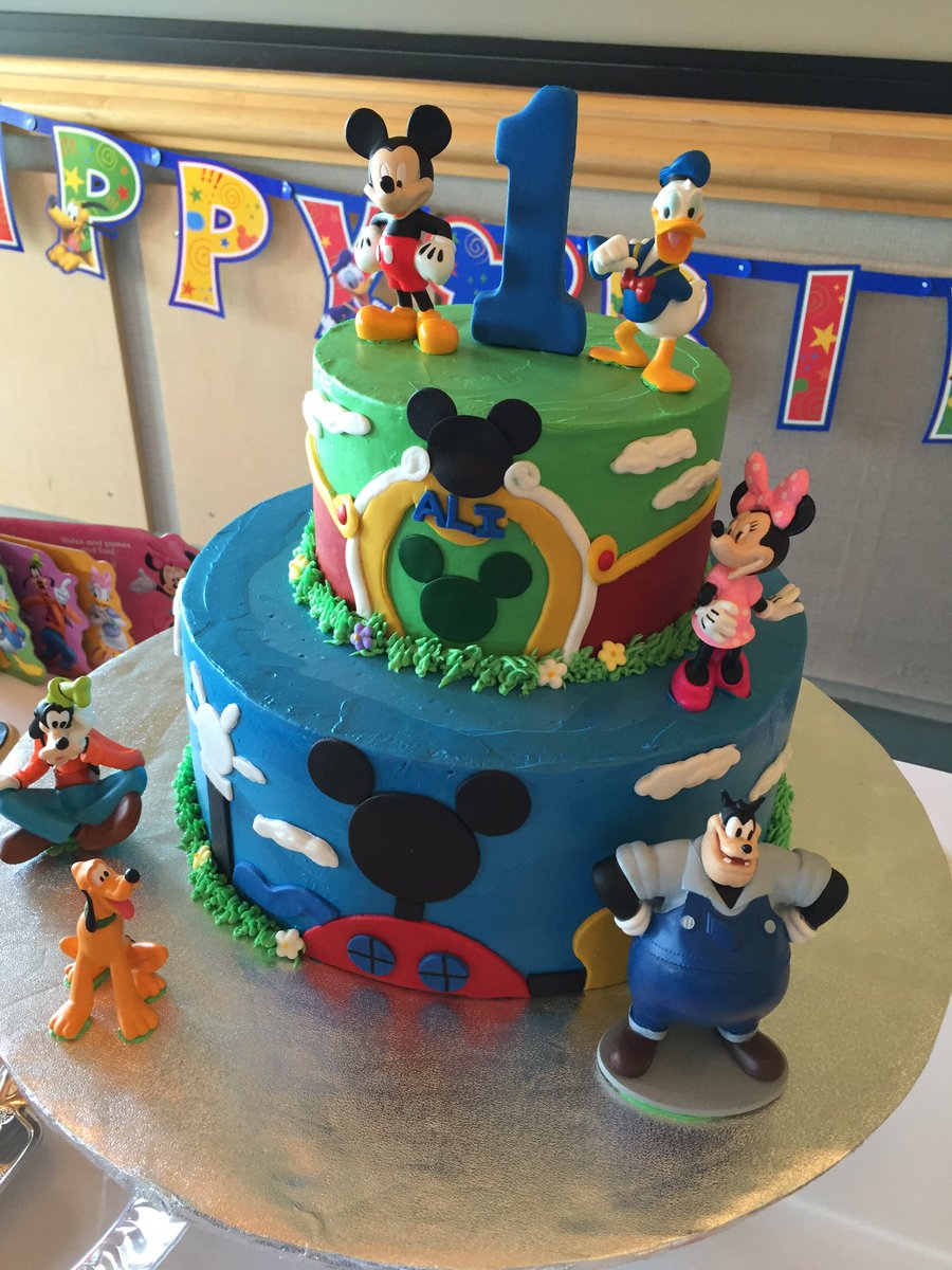 AmirAbbasWZZM's tweet photo. Oh snap, this cake is bangin. #cakegamestrong https://t.co/rHmRdV3pQL