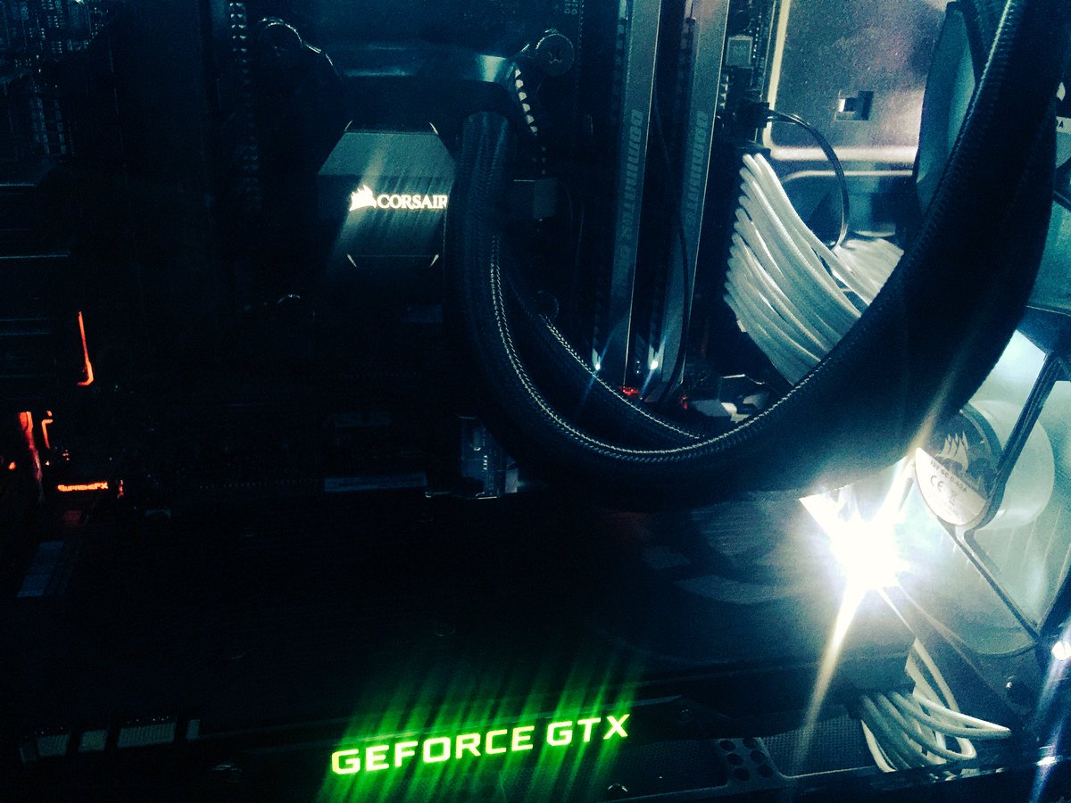 Simfinity_'s tweet image. Inside our build that we put together for @j0ephillips1 - you can have the same.