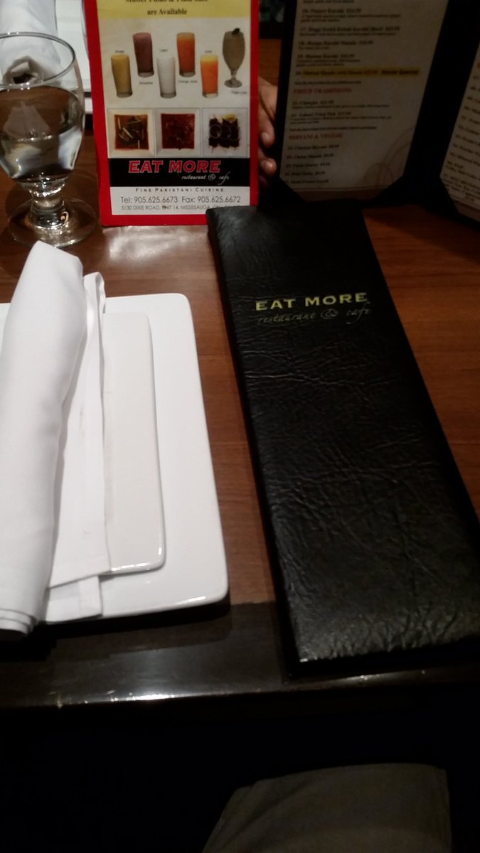 AbuAnasBMC's tweet photo. Came to Eat More restaurant instead of #Nando's which is right across the street. 

#NOunisex #NOnando's https://t.co/PWwRmpn7Yk