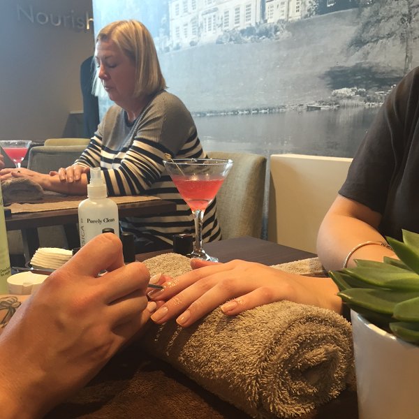 conistonhotel's tweet photo. Welcome Autumn in style: https://t.co/Upa8f79Xq8 

This Friday at the Coniston Spa #martini #manicure #yorkshire https://t.co/stOvwmHBH1