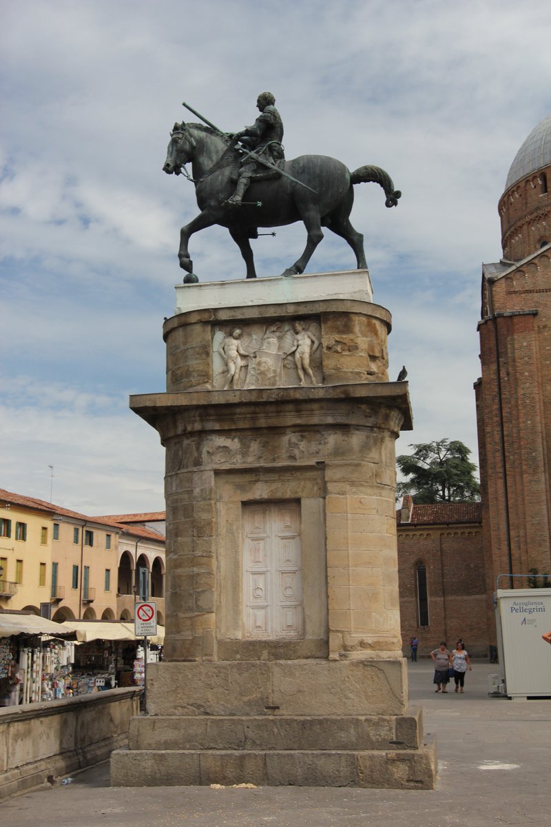 LoneCondottiero's tweet image. Padova - amazing italian city #GiustoDeMenabuoi #Altichiero #condottiero #Gattamelata #italianholidays2016