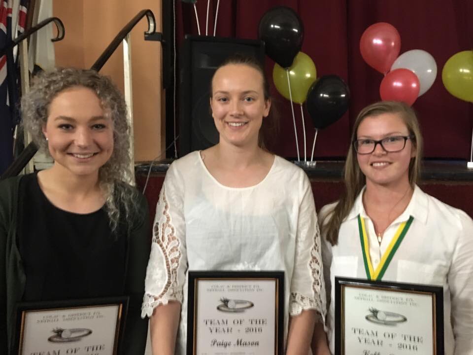 SimpsonFNC's tweet photo. Team of the year recipients - Sarah Bullen, Paige Mason, Kelly Pouw #tigers2016 https://t.co/PczKwytvLC