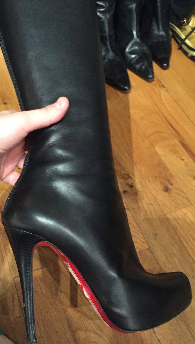 Comtesse_Aurora's tweet photo. These #boots are so hot. Anyone who buys them for me would get some pics of me in them... #femdom #findom #slave_RT https://t.co/xLIOJ8Fu0N