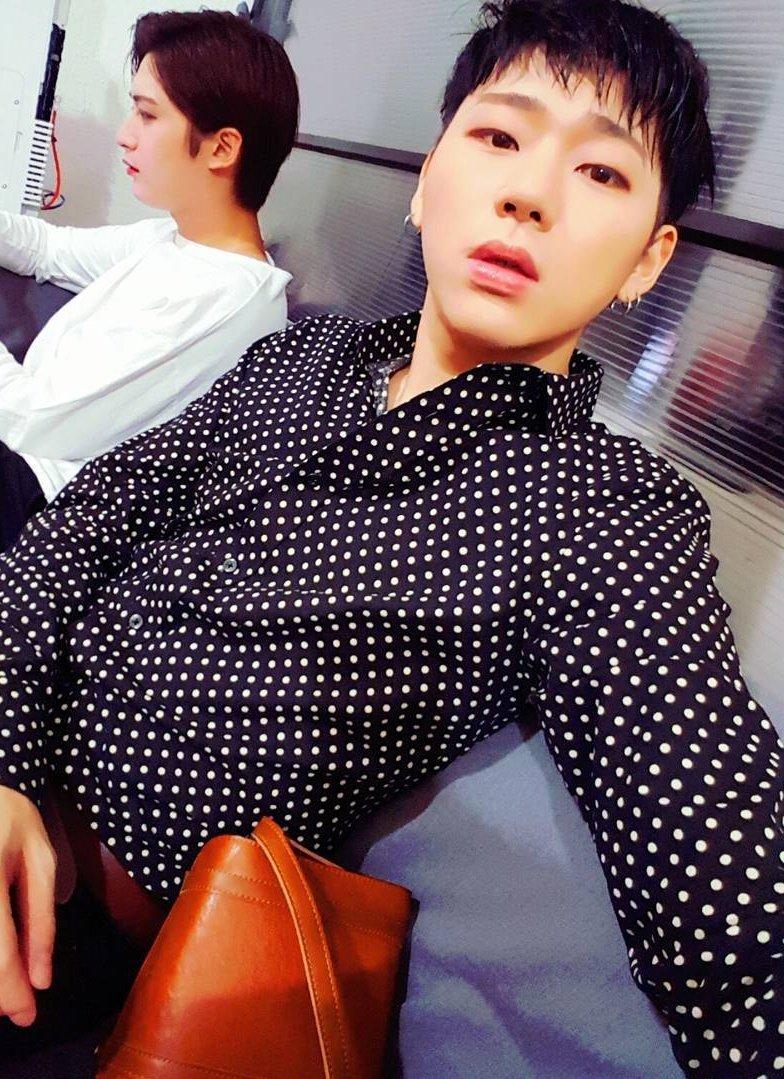 Zihyo_Pics's tweet photo. Oh my Zihyo feels!!!!
#Zihyo #Jaeco #blockb #jaehyo #zico 
#재효 #지코 #블락비 https://t.co/Tj472PSs9x