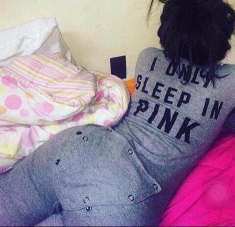ItsGirllCode's tweet photo. Victoria Secret is trying to make Netflix and Chill a little too easy 😂 https://t.co/6xtPhDm53b