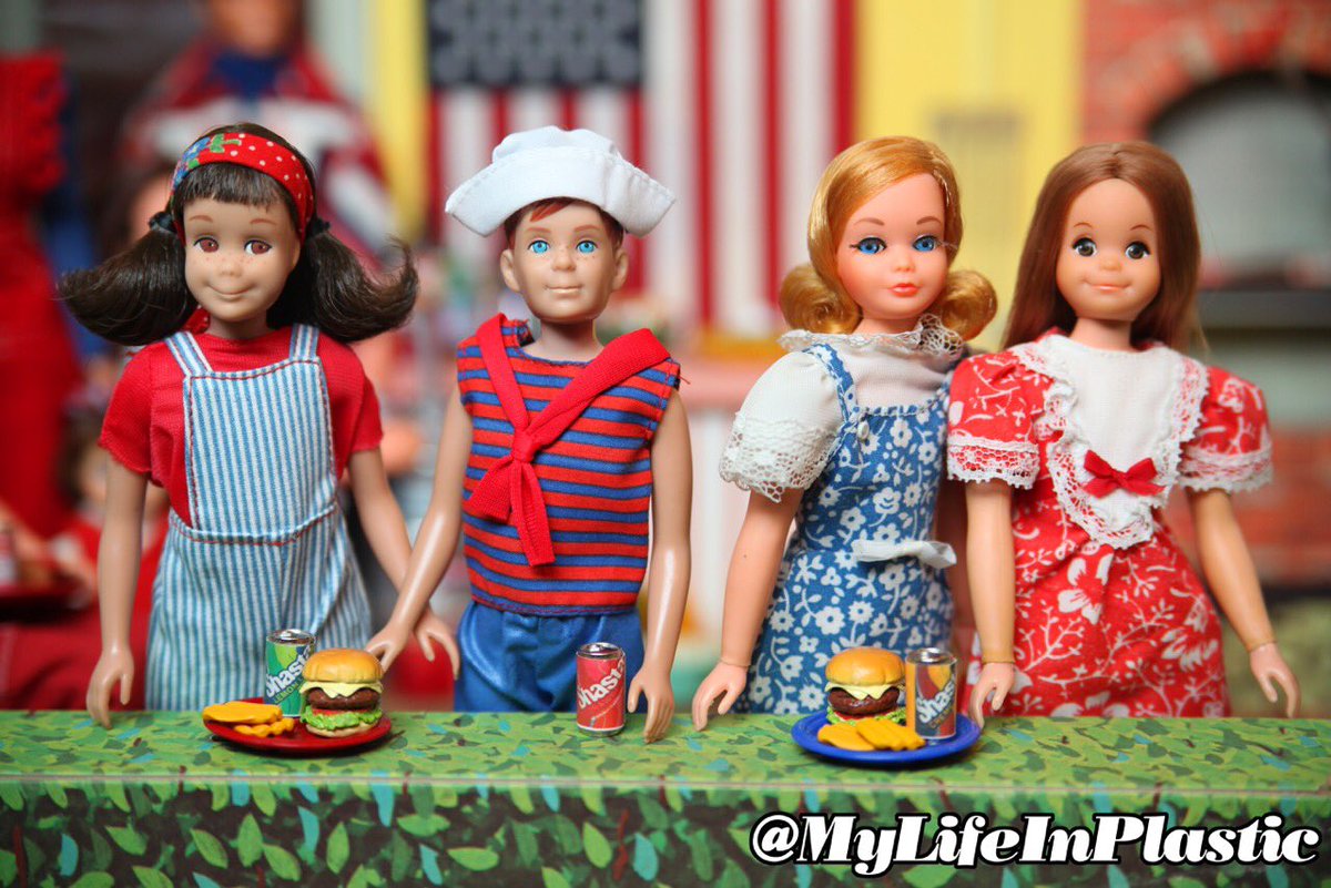 MyLifeInPlastic's tweet photo. Happy LaborDay! We had a #barbecue. #SkooterDoll #RickyDoll #SkipperDoll #TiffDoll #BarbieDoll #hamburger #Shasta https://t.co/xdrLHgoEnc