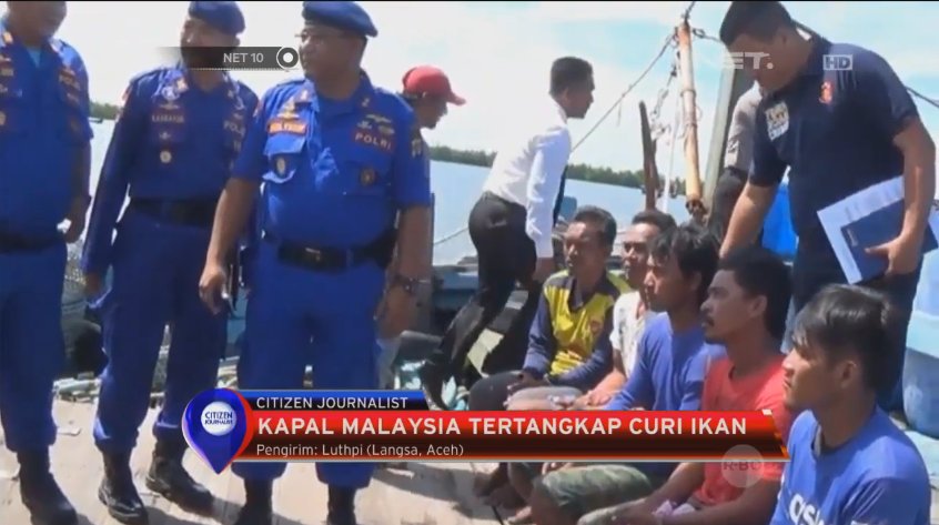 NET_CJ's tweet photo. Kapal Malaysia tertangkap curi ikan. Video kiriman Luthpi di Langsa, Aceh. #NET10 https://t.co/uDxZxxoKkG