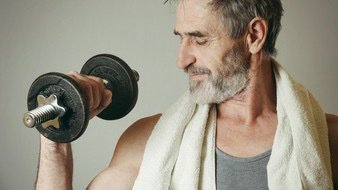 PlantDietitian's tweet photo. More evidence for the efficacy (&amp; superiority) of plant protein for muscle maintenance: https://t.co/pvDEYyiWRR https://t.co/IOlsiwWc4n
