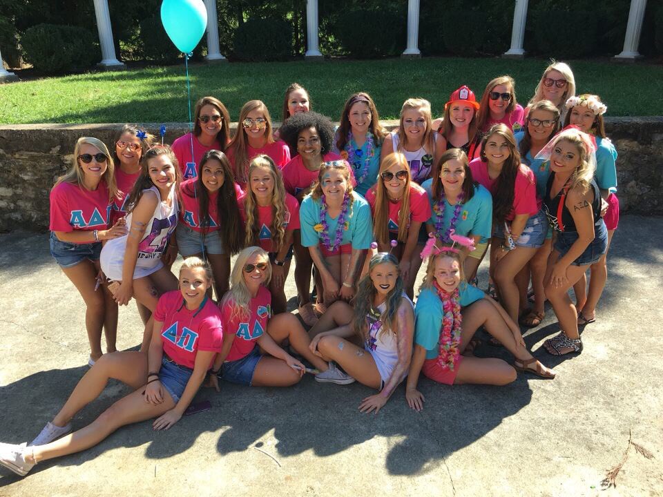 thelifeiLiv's tweet photo. Singing "Preview Ready" (Bid Day Ready) in the amphitheater this morning with my fam was pretty lit y'all #rushPOLO https://t.co/DhtVlDqLXR