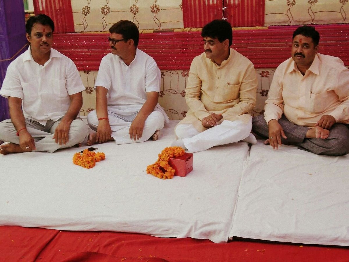 MsBhinda's tweet photo. Ward 7 @ganesh #pujaa https://t.co/F47MD8XD2D