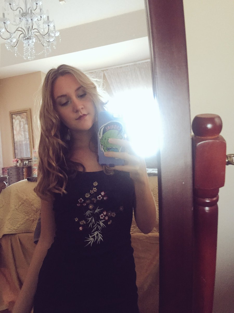 Sarmariie's tweet photo. fully grown shithead https://t.co/CAX5JWafm0