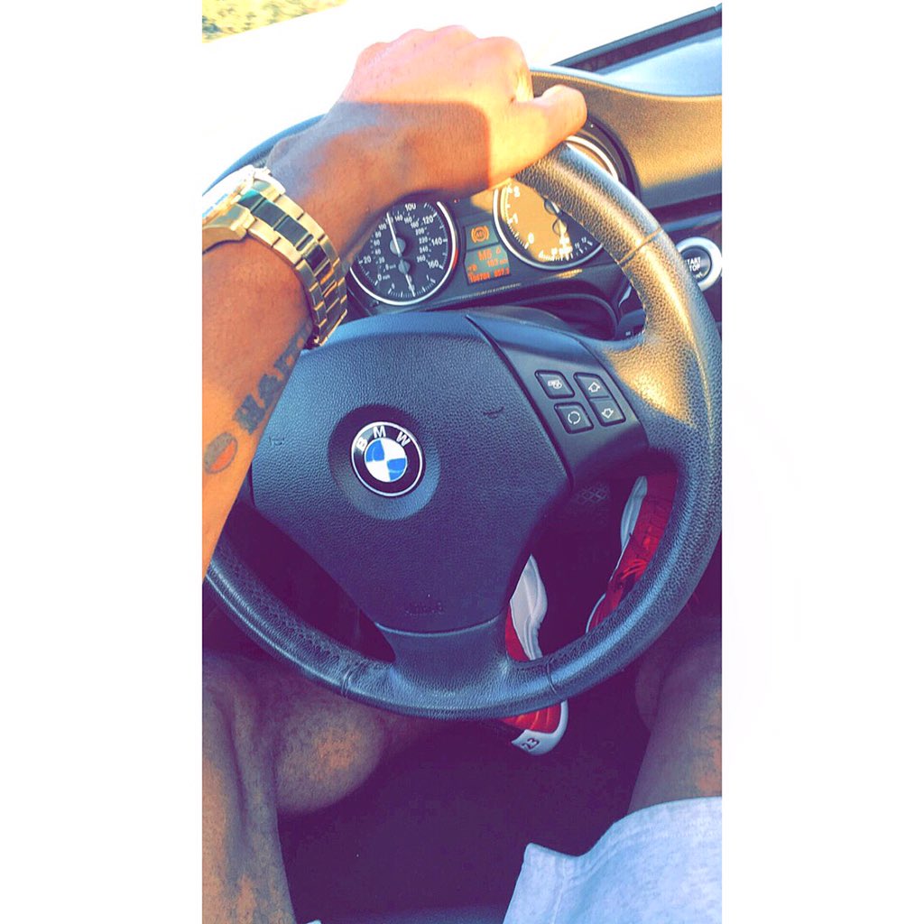 ThaReal_24's tweet photo. I'm back https://t.co/brnFRsDuqT