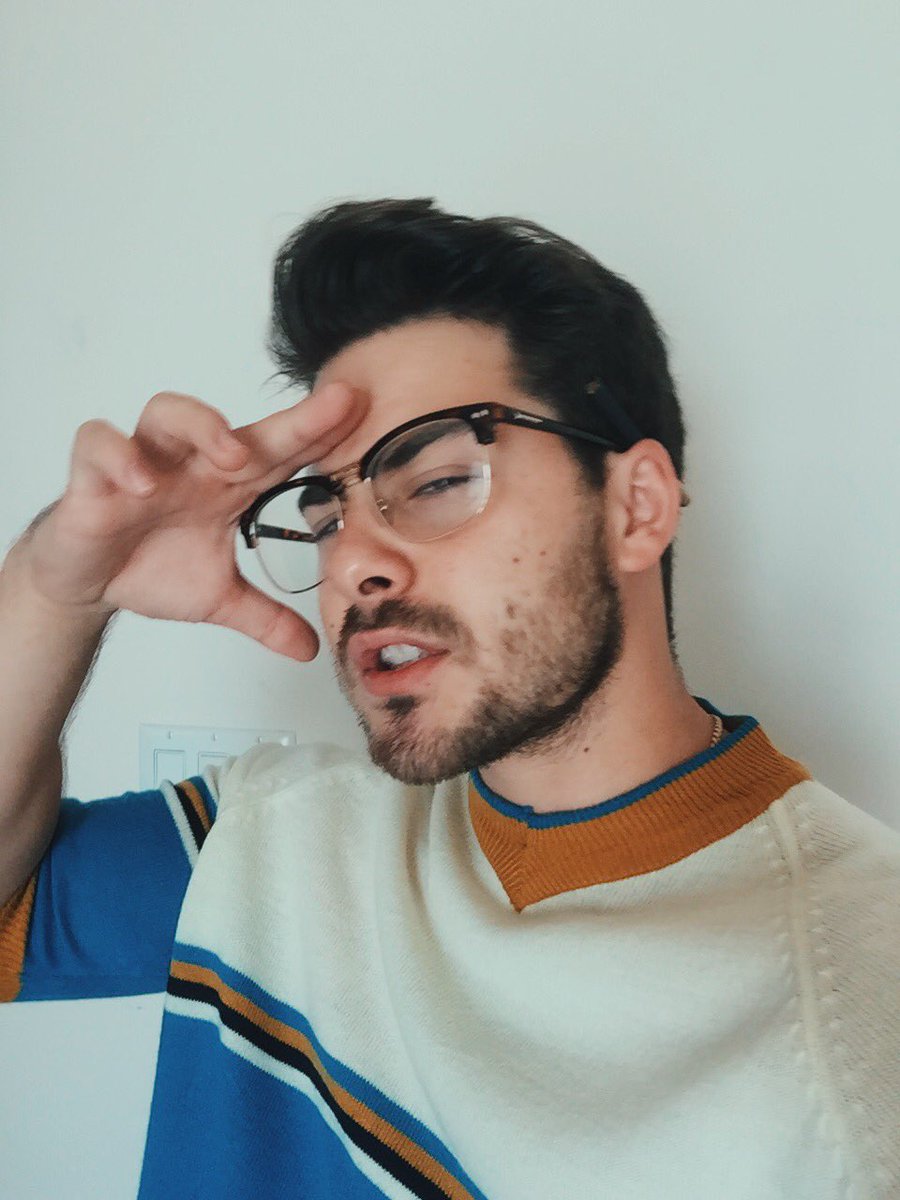 dommdeangelis's tweet photo. This is my 1988 look ♻️ https://t.co/Gnwwmh5ziu