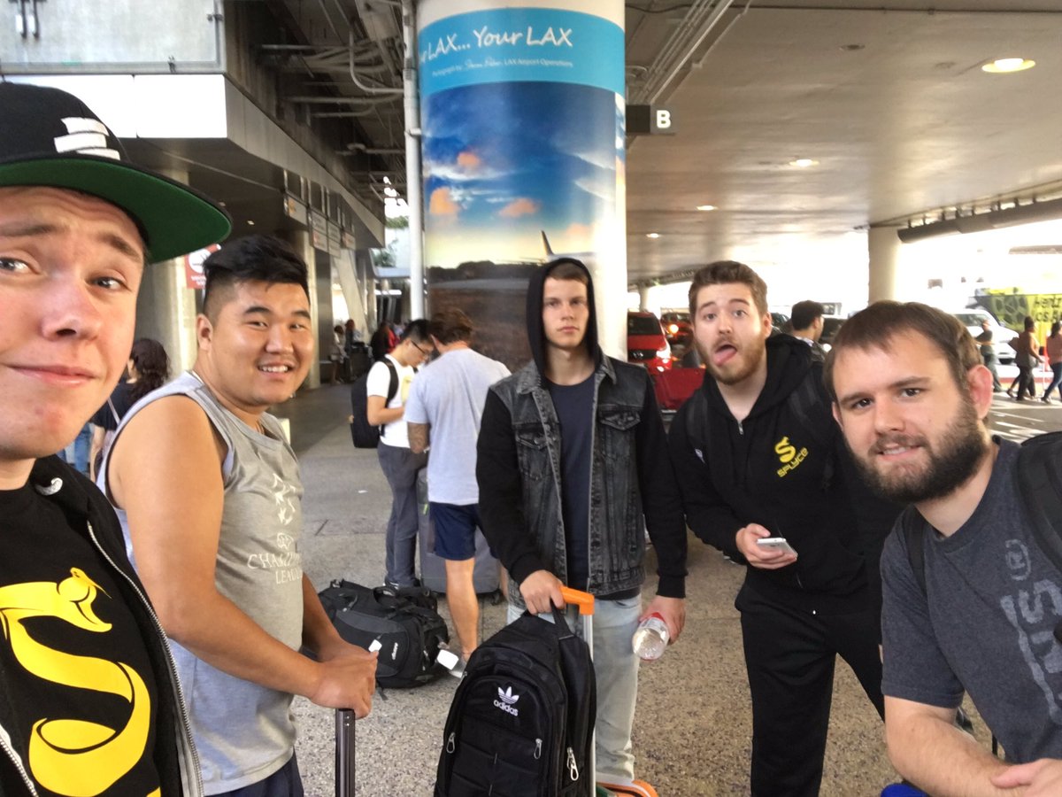 AcilioNcs's tweet photo. Finally! @MachinegunCSGO arrived 🙌🙌 https://t.co/5AuK14RczD