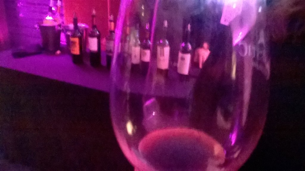 EGR64's tweet photo. Gracias @puntobizonline por la entrada para #WineEvolution. Excelente experiencia para una noche de sábado https://t.co/y2uvX2TmMJ