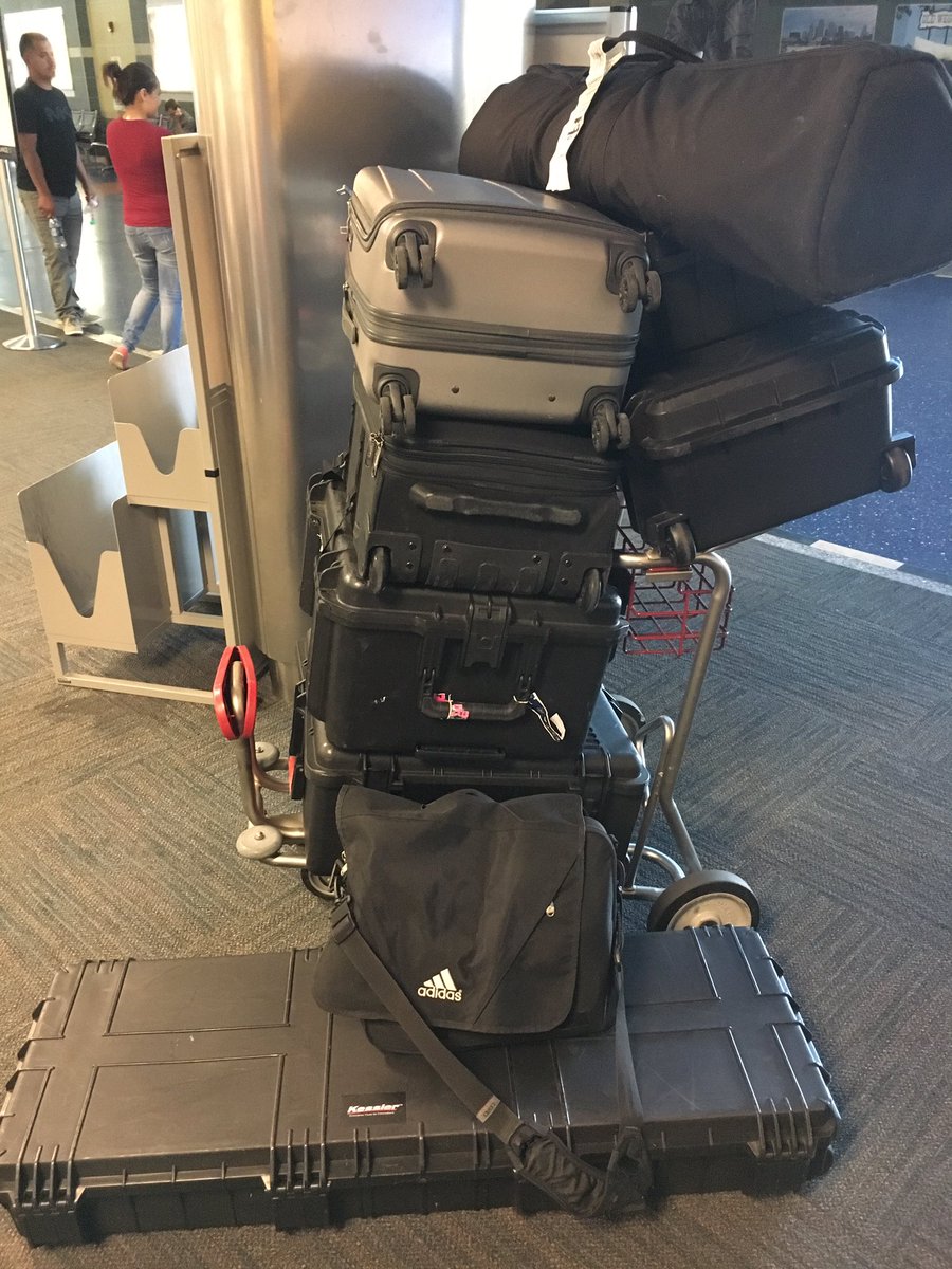 MicahBrownFilm's tweet photo. #TooMuchGear #InternNeeded #OneManArmy https://t.co/PeY3eWpyqv