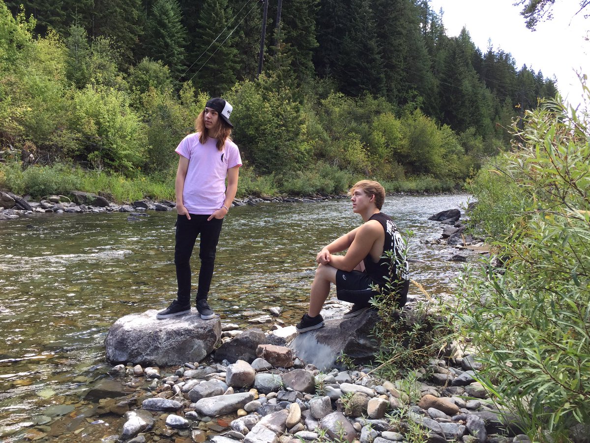Run2Cover's tweet photo. Happy Labor Day everyone. We spent ours down by the river. #run2cover #laborday #🇺🇸 https://t.co/ofj4eLoiIL