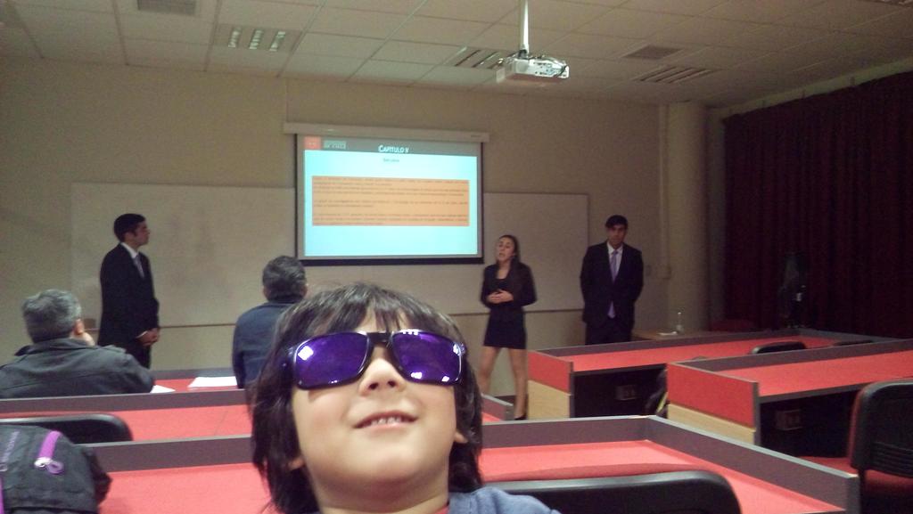 wladdymir's tweet photo. Estamos acompañando a la futura Profesora @danea con un infiltrado #santiagoAlonzo https://t.co/RCLUz4t1yv