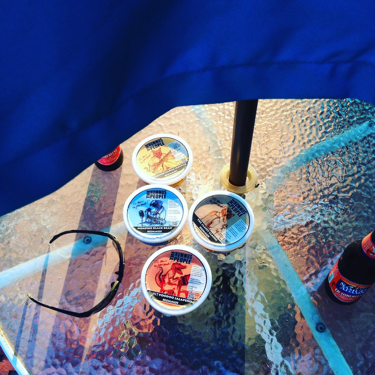 TheHummusPeople's tweet photo. #happylaborday #bringonfall #hummus #samadams #octoberfest #nolabor 💁🏻🍺🍁 https://t.co/Etqbz398AN