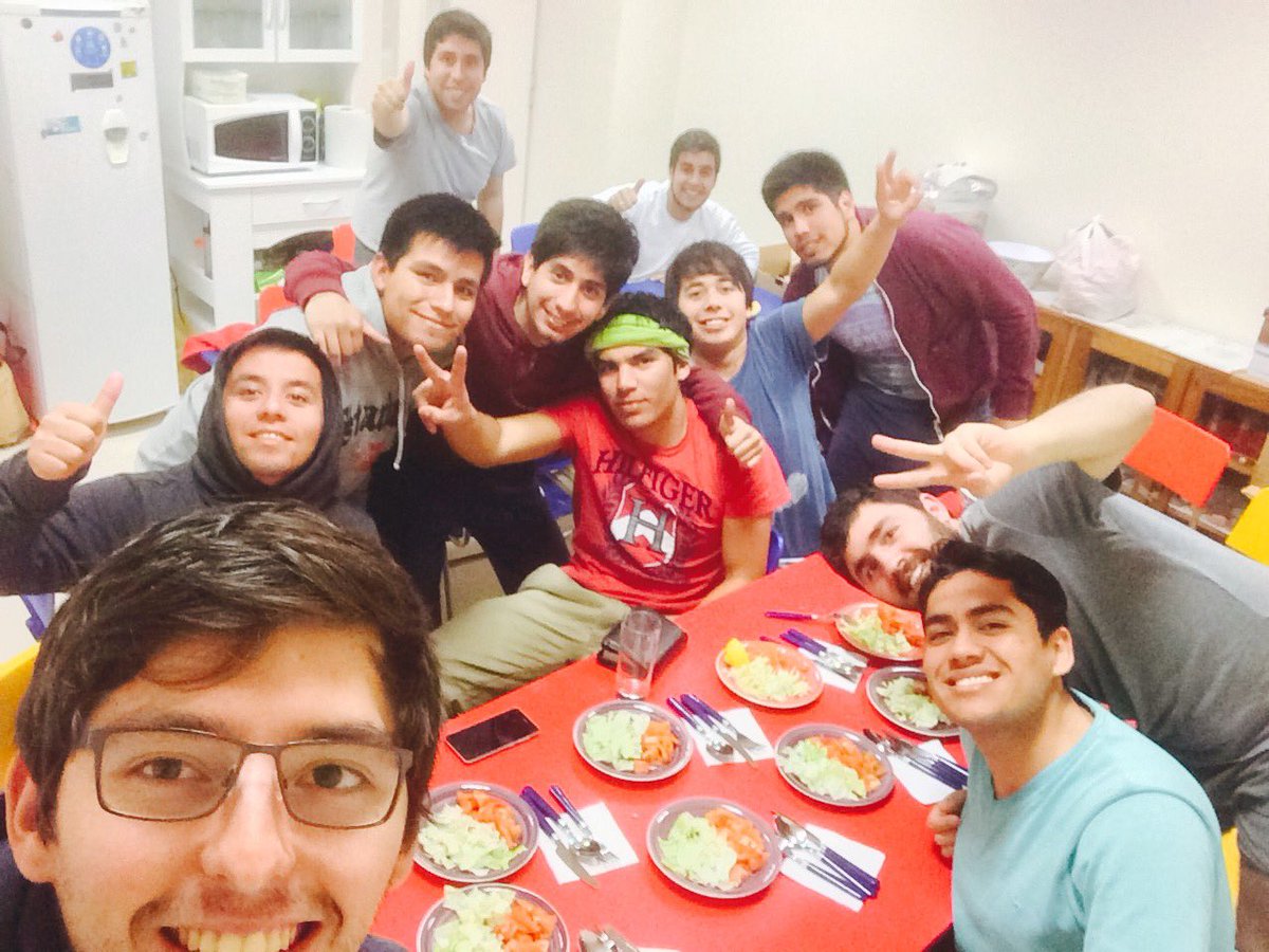 gabo_JA's tweet photo. Compartiendo como amigos #MisiónConce2016 #Catce #invitadoespecial #Grupopequeño https://t.co/qBJqXcXNaT