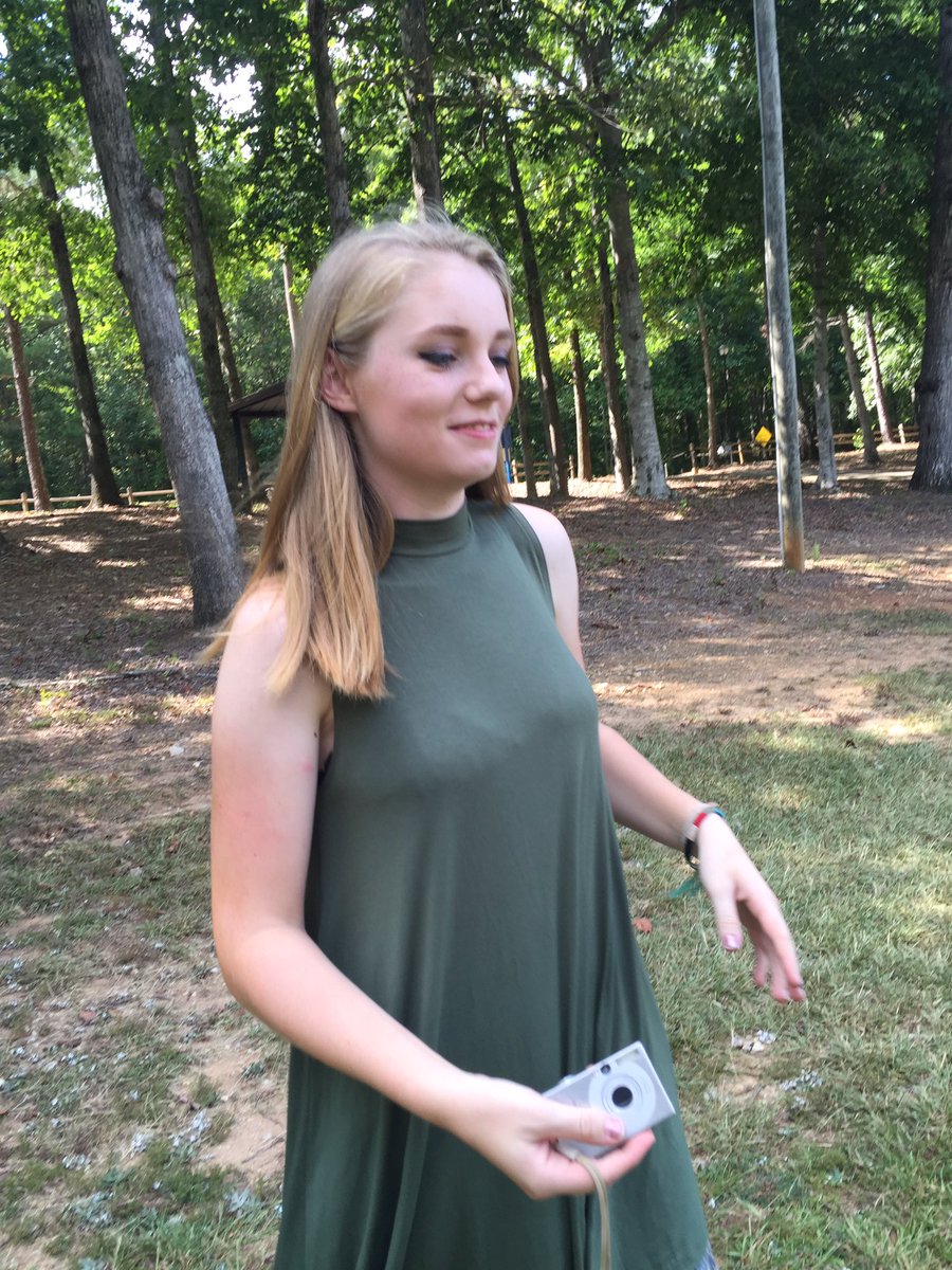 avaserarok's tweet photo. #cutecandids #thanksregan https://t.co/PFnIWFkWE8