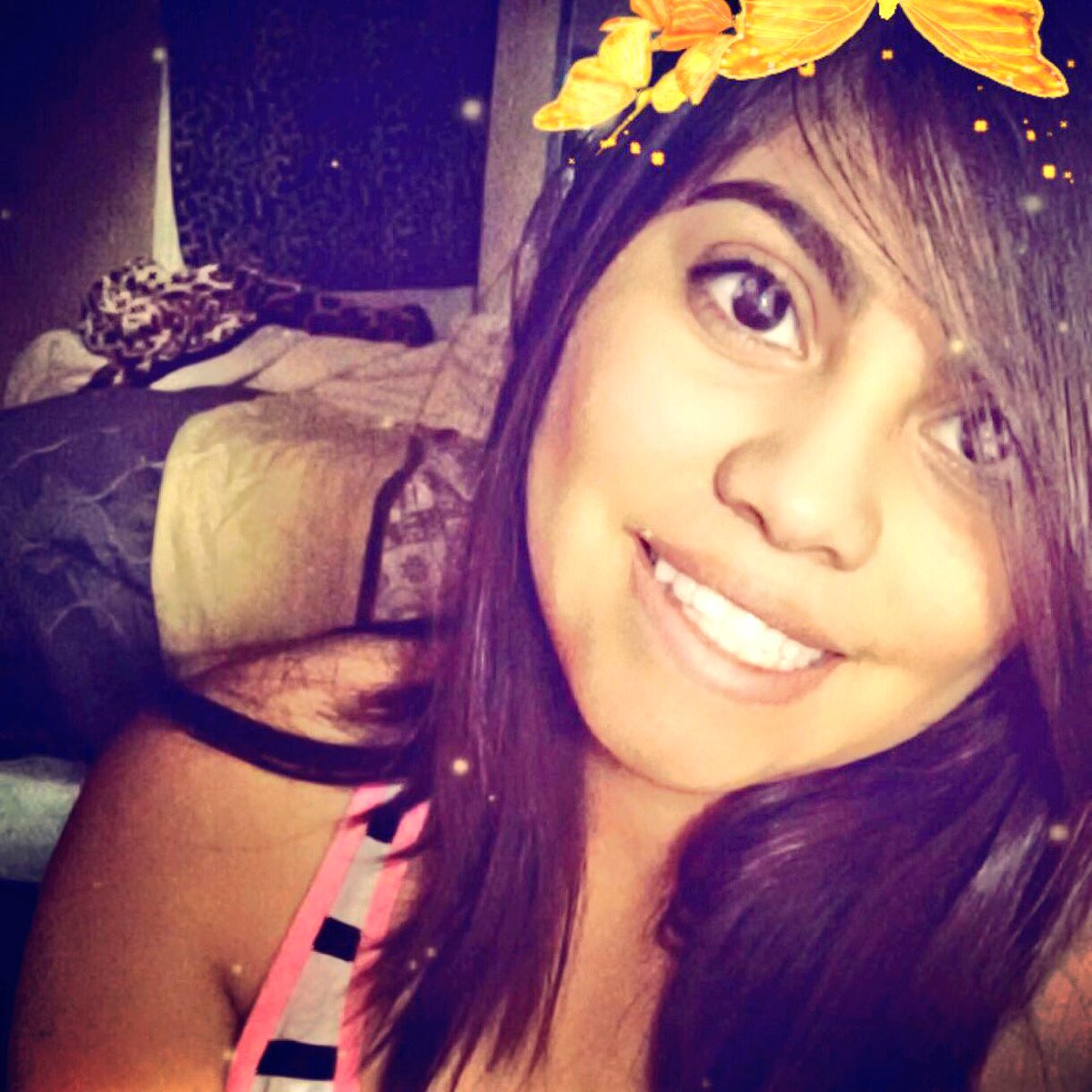 azea201074's tweet photo. Go follow my snapchat:Itzelguerrero10😜😜 https://t.co/0UjoaNn7U1