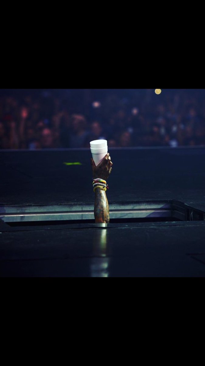 YOUNGTICE's tweet photo. if Wayne dropped one more album , THIS would be the perfect cover https://t.co/NpzKYUaiZ8