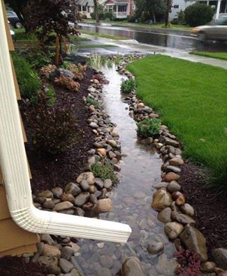 UrbanEdges's tweet photo. An intelligent landscape design this homeowner made that directs rainwater away from their home to prevent flooding. https://t.co/4IYeIShrih