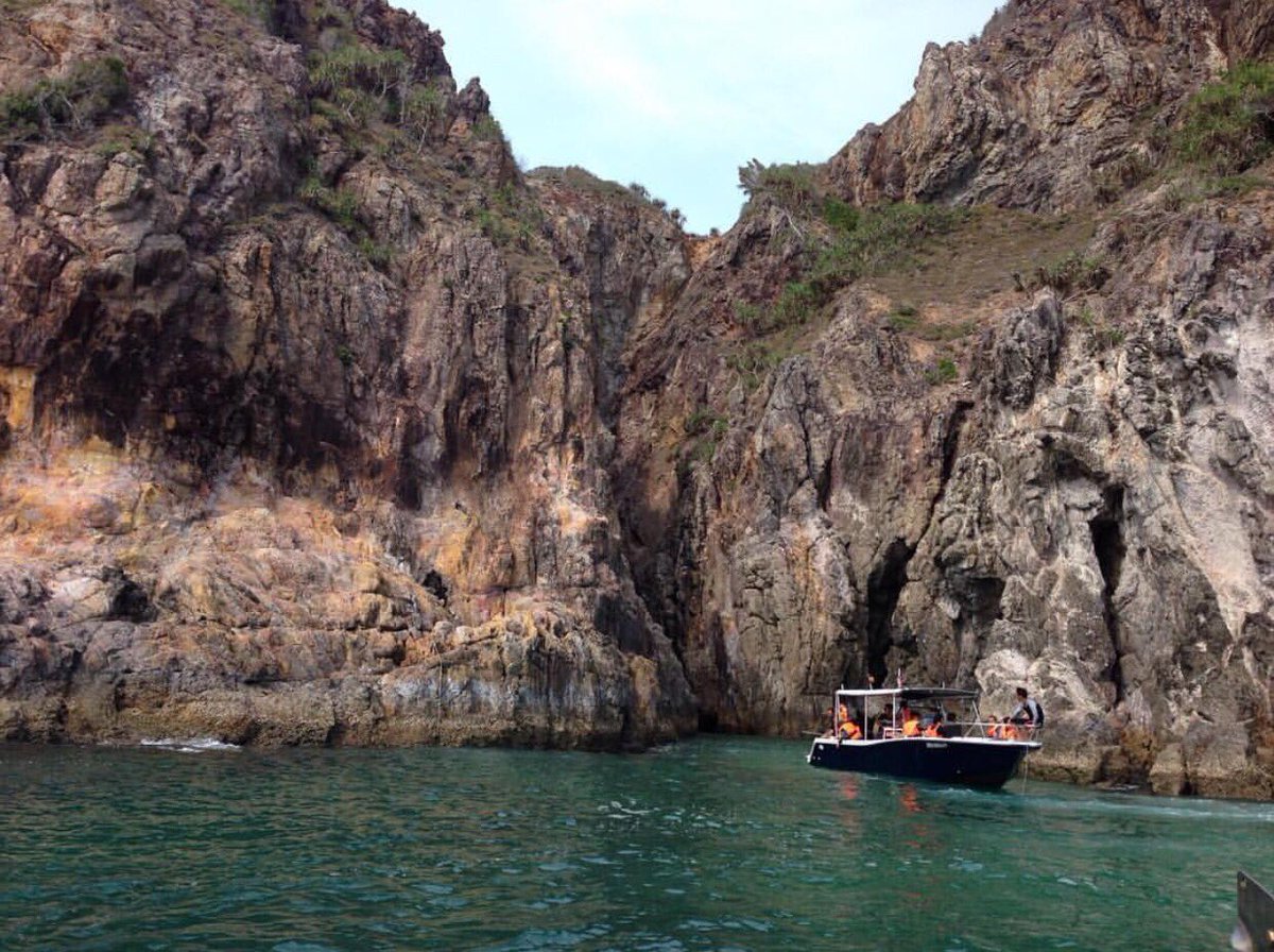 enciktravel's tweet photo. Pulau Rahsia, Mersing, Johor.
30 minit perjalanan daripada Mersing dengan menaiki bot. Fuh fuh! Menarik betul! 😍👍🏼🏝 https://t.co/aizyvDN0xG