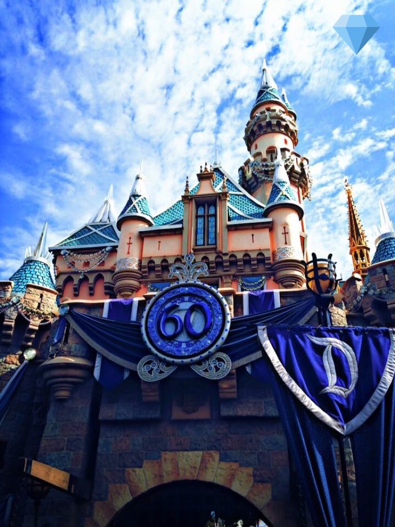 MagsieMags's tweet photo. Today is the last day of the 60th celebration!! 😩💎💙 #Disneyland #Disney60 https://t.co/fJ6znsPkco